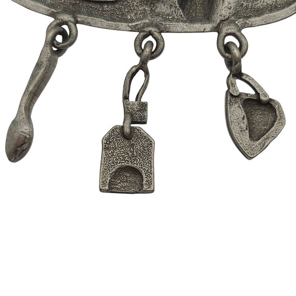 Vtg Brooch Pin Set of 2 Tea & Garden Theme Dangle Butterflies Basket Picnic - Picture 10 of 15